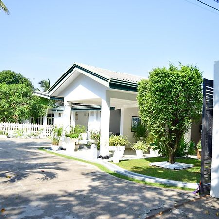 The Bamboo Tree Transit Hotel 卡图纳耶克 外观 照片